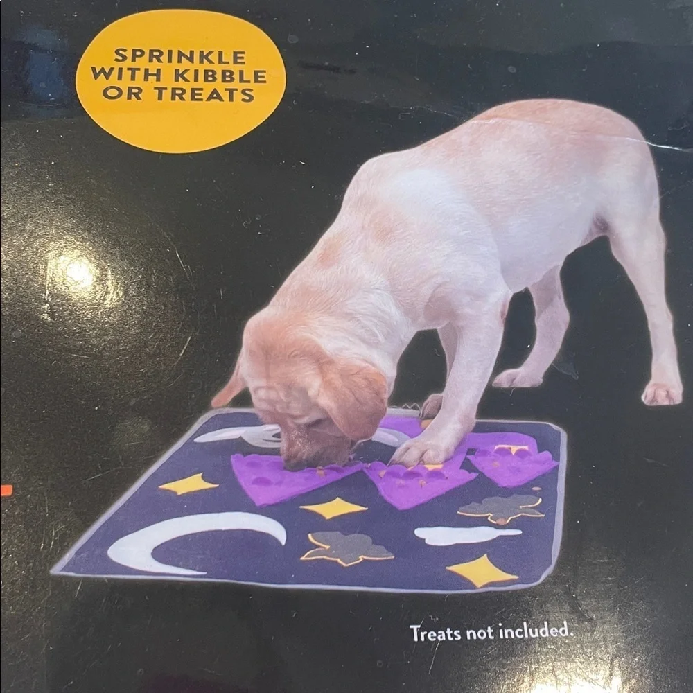 Thrills & Chills Hide & Treat Mat new
